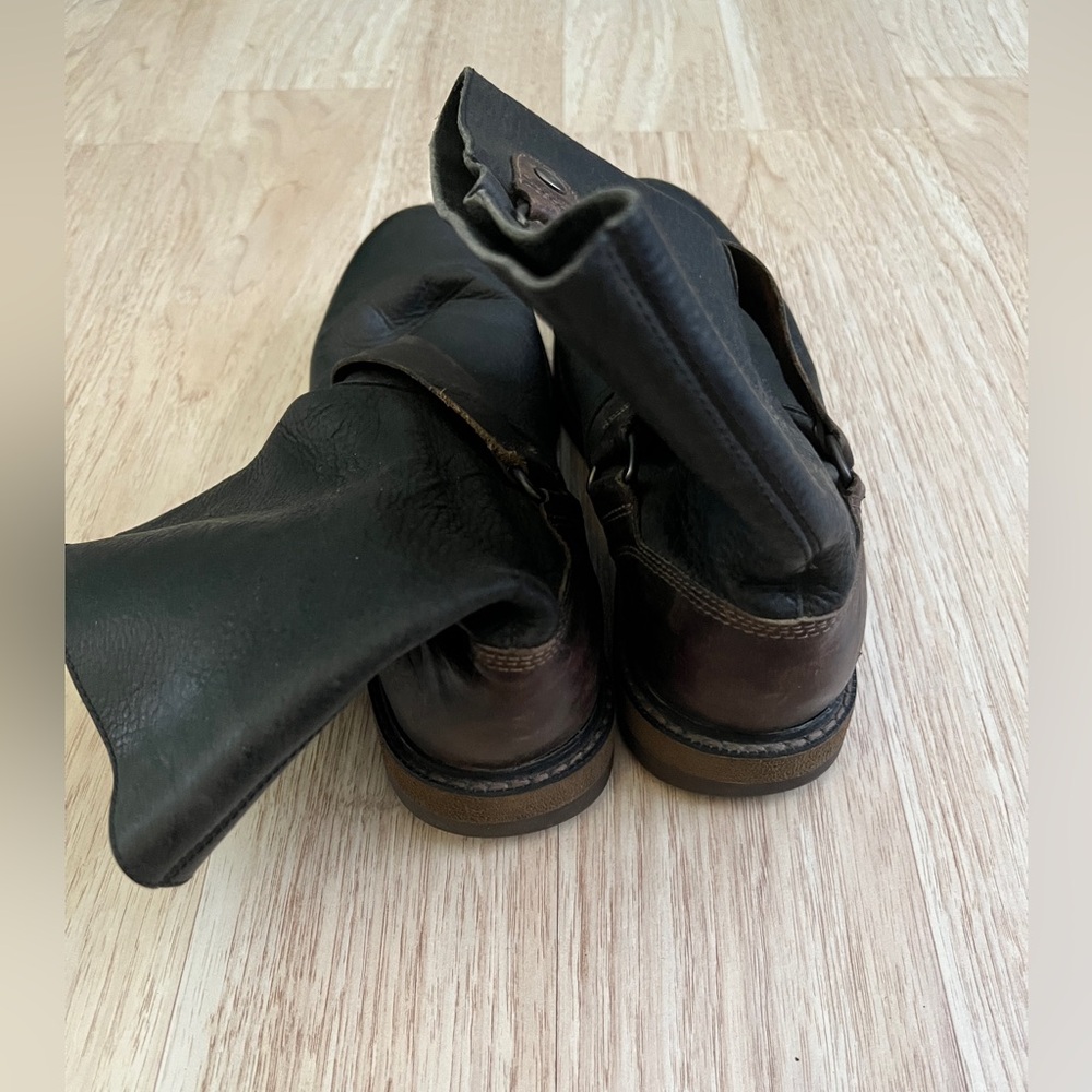 Sorel Black Leather Pull-On Boots with Brown Strap Accent - Picture 4 of 6